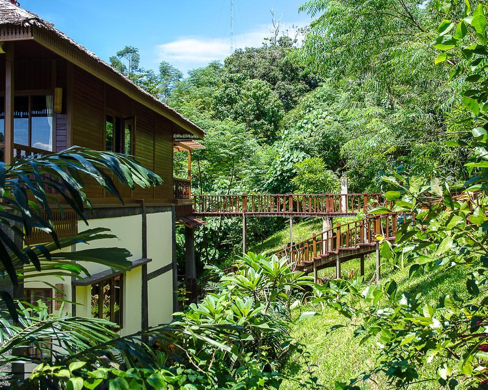 Bunaken Oasis Dive Resort And Spa Extérieur photo