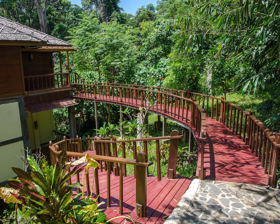 Bunaken Oasis Dive Resort And Spa Extérieur photo